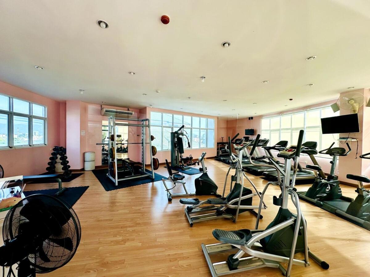 Wisdom Burg Bangsaen, Pool, Gym Aparthotel Ban Rong Khoei Kültér fotó