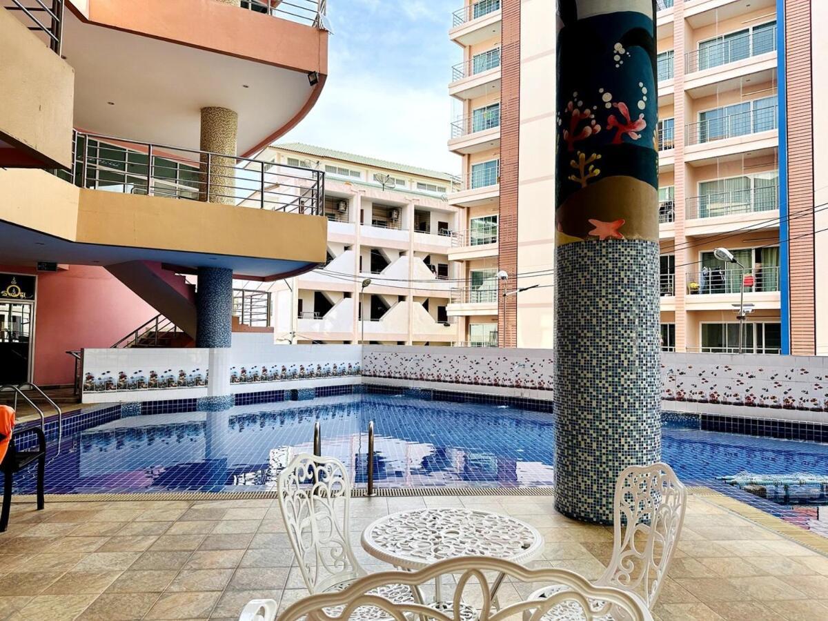 Wisdom Burg Bangsaen, Pool, Gym Aparthotel Ban Rong Khoei Kültér fotó
