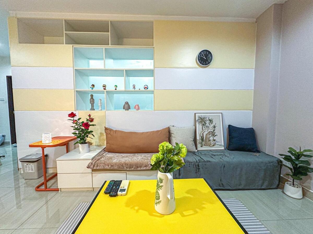 Wisdom Burg Bangsaen, Pool, Gym Aparthotel Ban Rong Khoei Kültér fotó