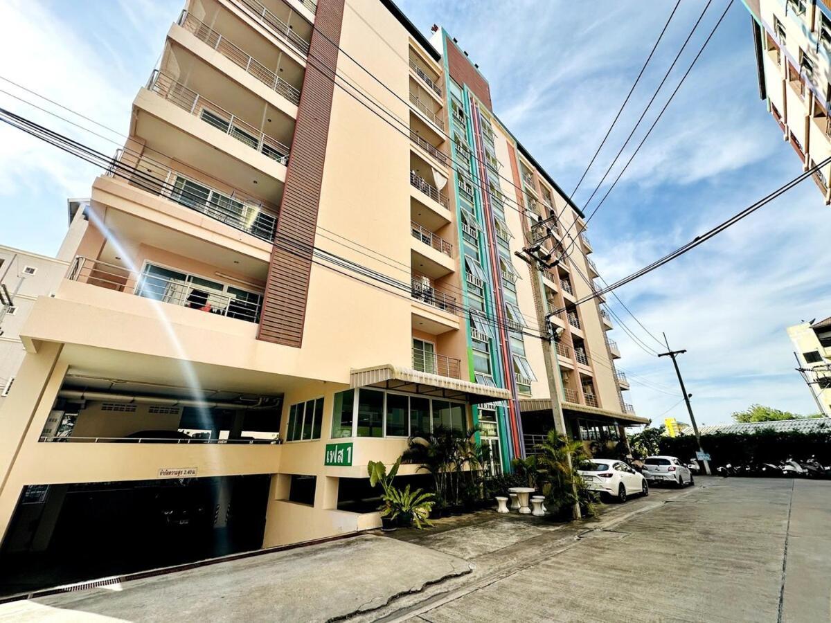 Wisdom Burg Bangsaen, Pool, Gym Aparthotel Ban Rong Khoei Kültér fotó