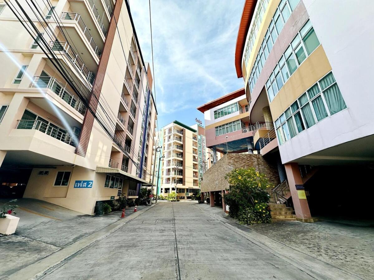 Wisdom Burg Bangsaen, Pool, Gym Aparthotel Ban Rong Khoei Kültér fotó