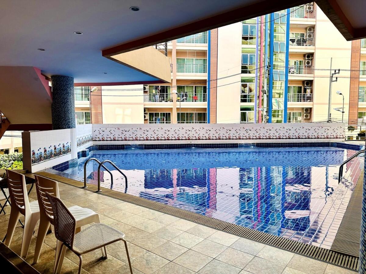 Wisdom Burg Bangsaen, Pool, Gym Aparthotel Ban Rong Khoei Kültér fotó